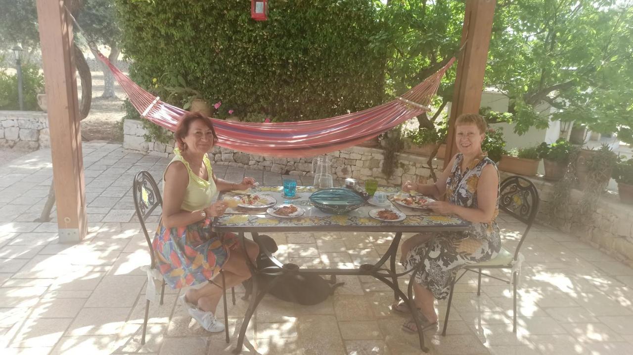 Piccolo Trullo Ostunese Le Jardin de Sophie' Ostuni Esterno foto